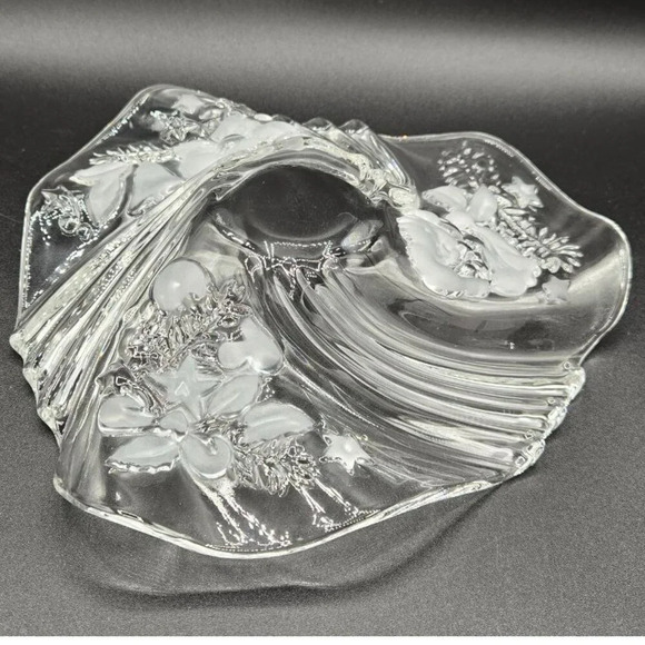 Mikasa Christmas Crystal Basket and Bowl - Christmas Dinner - Christmas decor - Picture 11 of 14